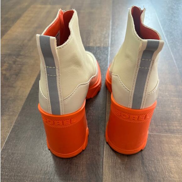 Sorel Women's Brex Orange Heel Lug Sole Chelsea Boots Size 9 - Picture 4 of 9
